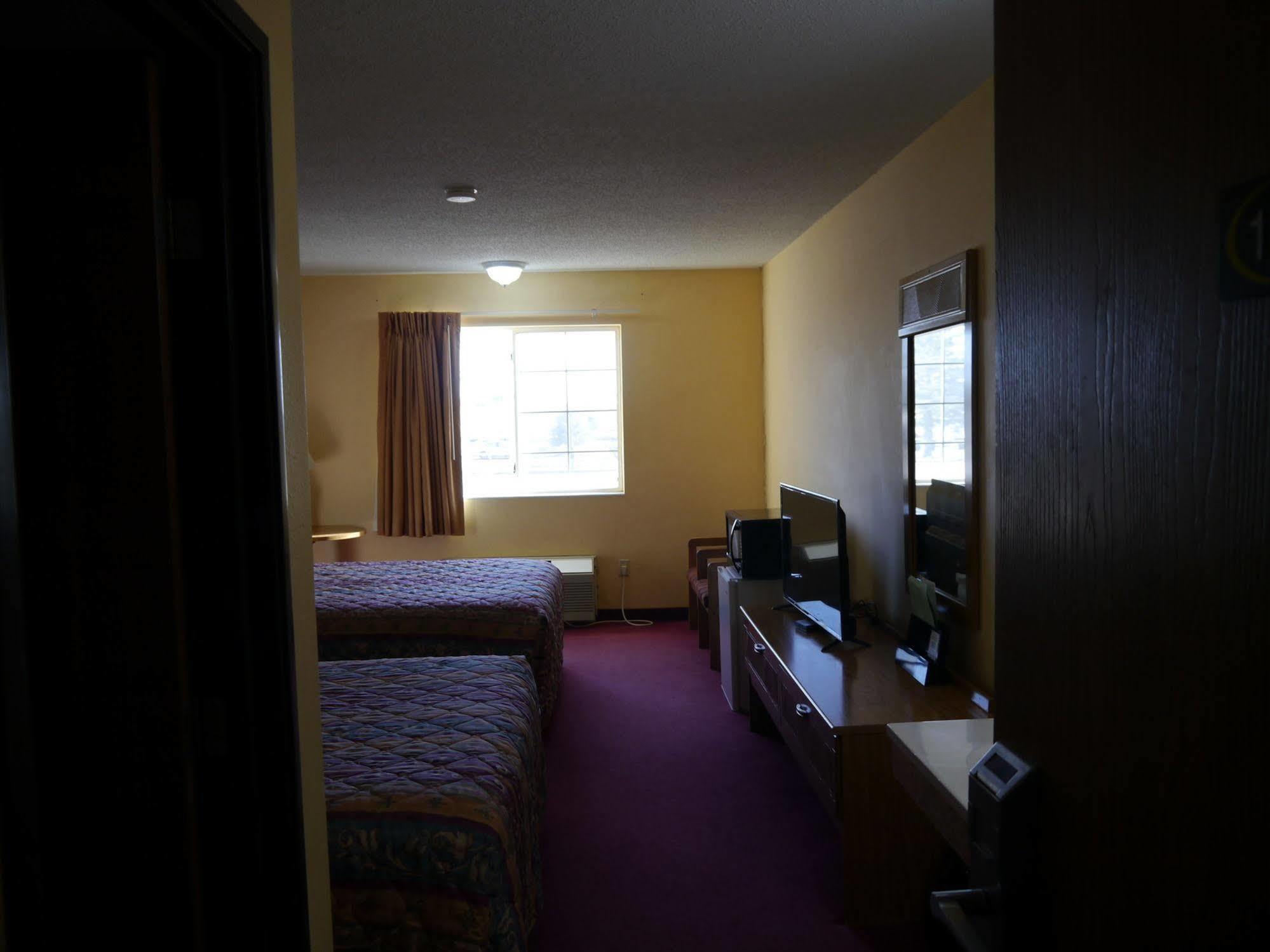 Westwood Inn & Suites - Kimball Εξωτερικό φωτογραφία
